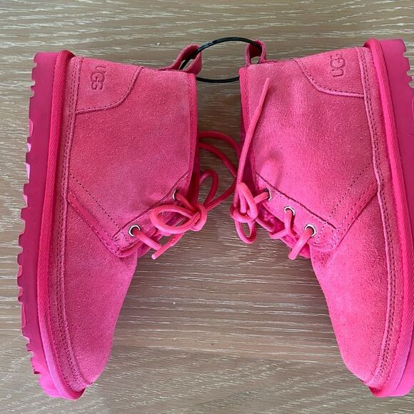 UGG Women’s Neumel II Chukka Boot pink, Size 7, NWOT Display pair - Picture 6 of 13